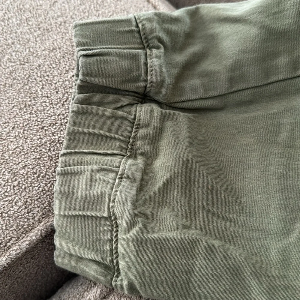 Akademiks Joggers Mens XL Khaki Green Hip Hop 90s Pants Stretch (TD)